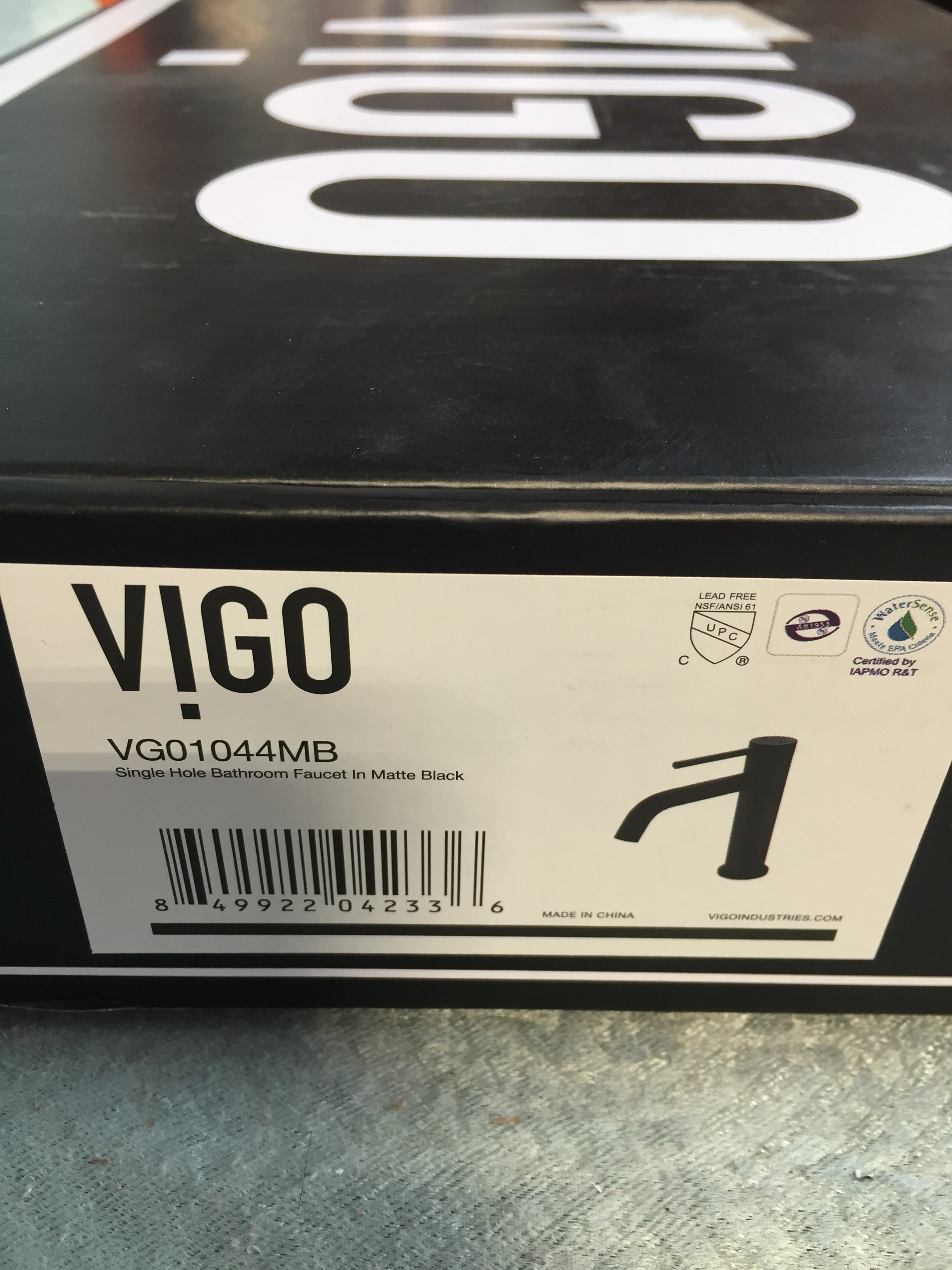VIGO VG01044MB 8" H Madison Matte Black 1-Handle/Hole Bathroom Sink Faucet (7653131747566)